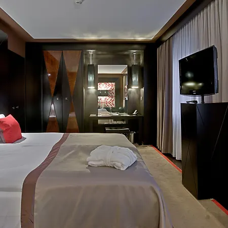 Platinum Palace Boutique &