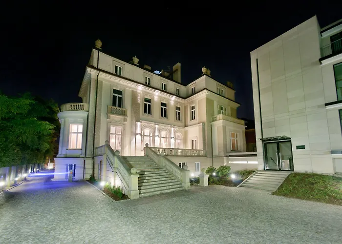 Platinum Palace Boutique &