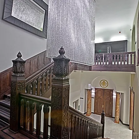 Platinum Palace Boutique &