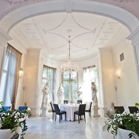 Platinum Palace Boutique &