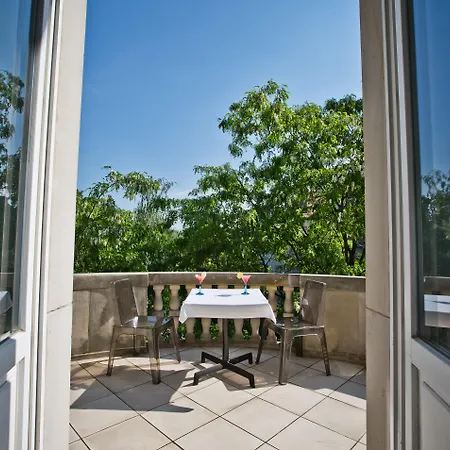 فندق Platinum Palace Boutique & 5*