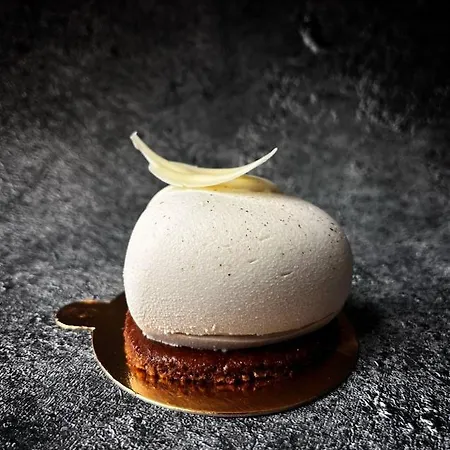 Platinum Palace Boutique & Hotel