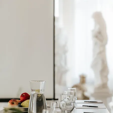 فندق Platinum Palace Boutique &