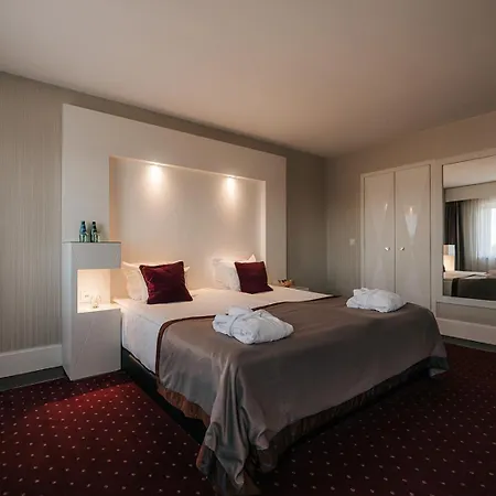 Hotel Platinum Palace Boutique &