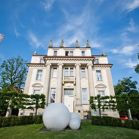 فندق Platinum Palace Boutique & فروتسواف