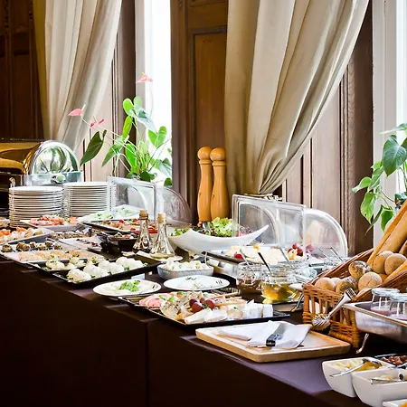 فندق Platinum Palace Boutique & فروتسواف