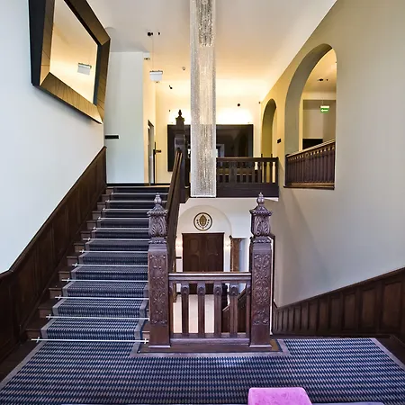 Platinum Palace Boutique &