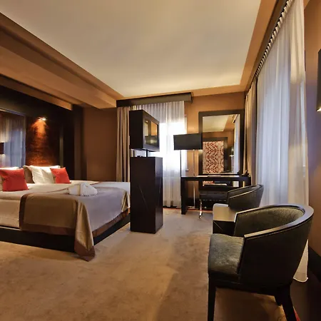 فندق Platinum Palace Boutique & فروتسواف