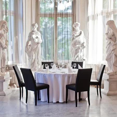 Hotel Platinum Palace Boutique &