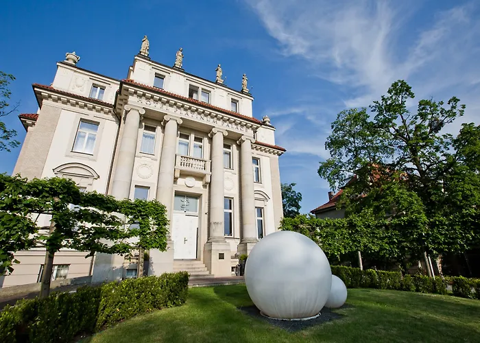 Platinum Palace Boutique &