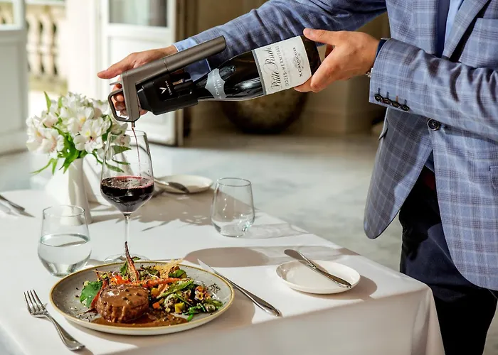 Platinum Palace Boutique & Hotel